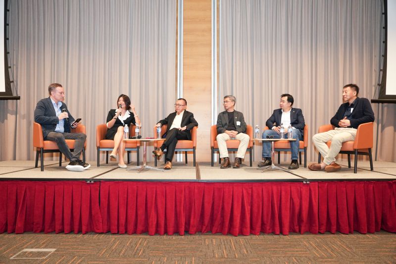 Six participants in the forum’s moderated panel discussion.